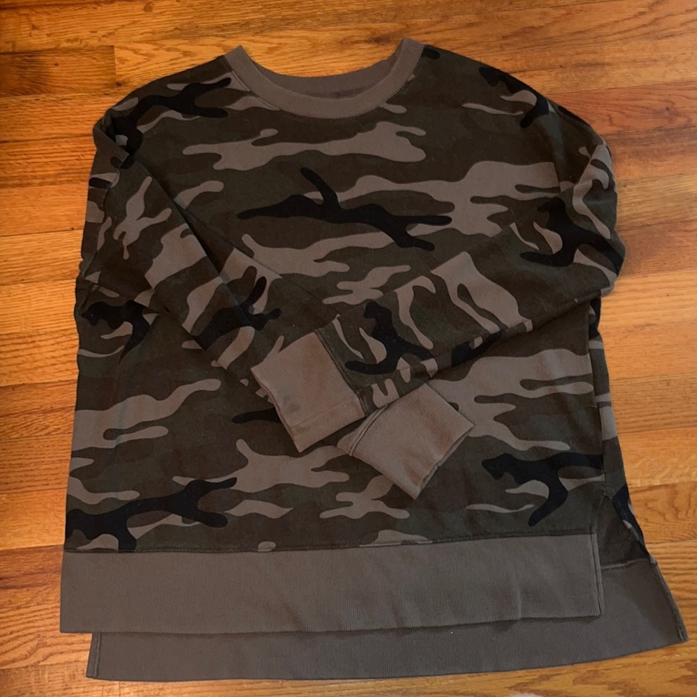 Camo sweatshirt